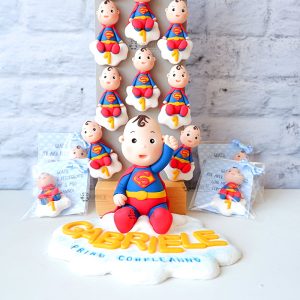 Bomboniere originali baby superman supereroe - bambini babyshower - nascita - battesimo - primo compleanno, personalizzate in fimo