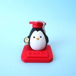 Bomboniera fatta a mano artigianale, pinguino laureato con tocco kawaii, personalizzata in fimo, laurea