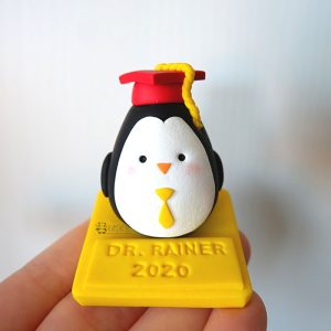 Bomboniere laurea artigianali originali fatte a mano, pinguino pinguini laureati kawaii, personalizzate con nome in fimo
