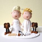 cake topper originale elegante personalizzato in fimo fatto a mano artigianale - idee matrimonio a tema, nozze - spose sposa - famiglia arcobaleno, rainbow, lgtbq+ - juve, cani, gatto - statuine torta