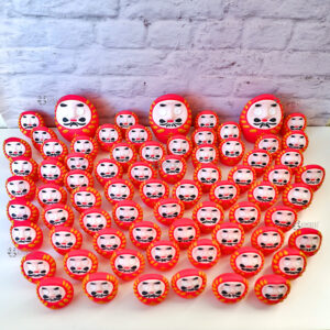Bomboniere fatte a mano artigianali, daruma cartoon kawaii, portafortuna giapponesi, statuine personalizzate matrimonio tema giappone, simbolo desideri - fortuna, personalizzate in fimo