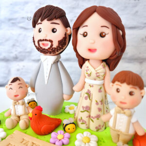 cake topper anniversario originale elegante personalizzato in fimo fatto a mano artigianale - idee matrimonio famiglia, nozze - sposi sposo sposa - personalizzato con bambini, galline, api, fiori, alveare - statuine torta