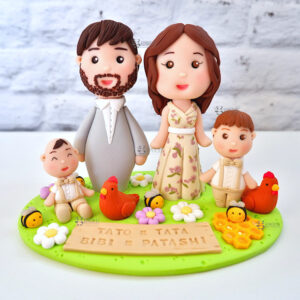 cake topper anniversario originale elegante personalizzato in fimo fatto a mano artigianale - idee matrimonio famiglia, nozze - sposi sposo sposa - personalizzato con bambini, galline, api, fiori, alveare - statuine torta