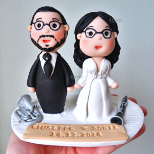 cake topper nuziale originale elegante personalizzato in fimo fatto a mano artigianale - idee matrimonio, nozze - sposi sposo sposa - matrimonio tema musica, clarinetto, eufonio - statuine torta