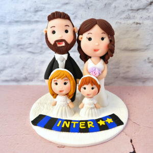 cake topper nuziale originale elegante personalizzato in fimo fatto a mano artigianale - idea matrimonio squadra calcio inter - sposi sposo sposa bambine figli figlie - statuine torta