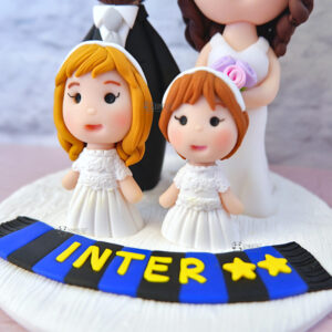 cake topper nuziale originale elegante personalizzato in fimo fatto a mano artigianale - idea matrimonio squadra calcio inter - sposi sposo sposa bambine figli figlie - statuine torta