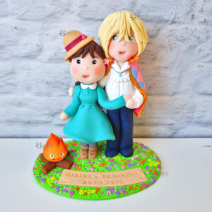 cake topper nuziale originale elegante personalizzato in fimo fatto a mano artigianale - ghibli inspired cartoon kawaii - sposi sposo sposa - matrimonio nozze tema ghibli calcifer castello errante di howl sophie - statuine torta