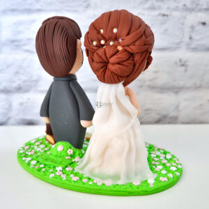 cake topper nuziale originale elegante personalizzato in fimo fatto a mano artigianale - idee matrimonio famiglia, nozze - sposi sposo sposa - matrimonio bouquet tema libri antichi - statuine torta