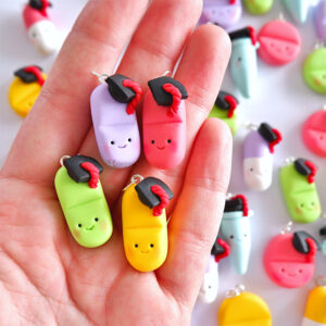 Bomboniere artigianali originali fatte a mano, medicine pastiglie capsule pillole kawaii - infermiere infermiera, medico - personalizzate in fimo - laurea farmacia, medicina, ctf, tecnico farmaceutico